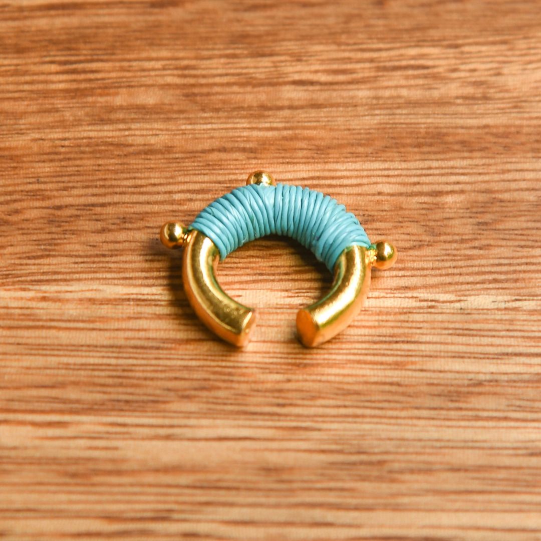 Bague d'oreille turquoise éthique Solnaré, fibres Werregue, bijou bronze doré à l'or 24k