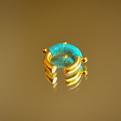 Bague d'oreille turquoise éthique Solnaré, fibres Werregue, bijou bronze doré à l'or 24k