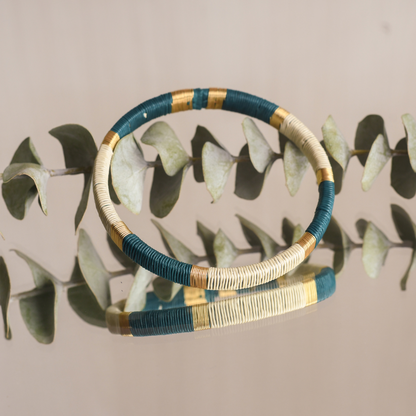 Bracelet éthique fin vert et blanc Solnaré, fibres Werregue, fils dorés à l'or fin