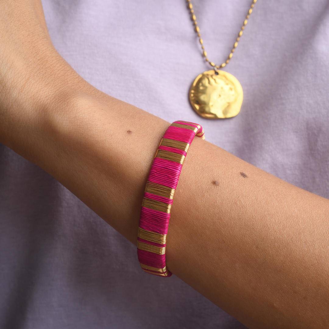 Bracelet fuchsia vif tissé éthique Solnaré