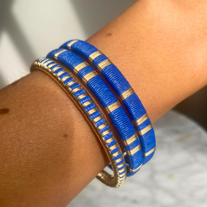 Bracelet bleu océan fin éthique Solnaré, fils dorés à l'or fin
