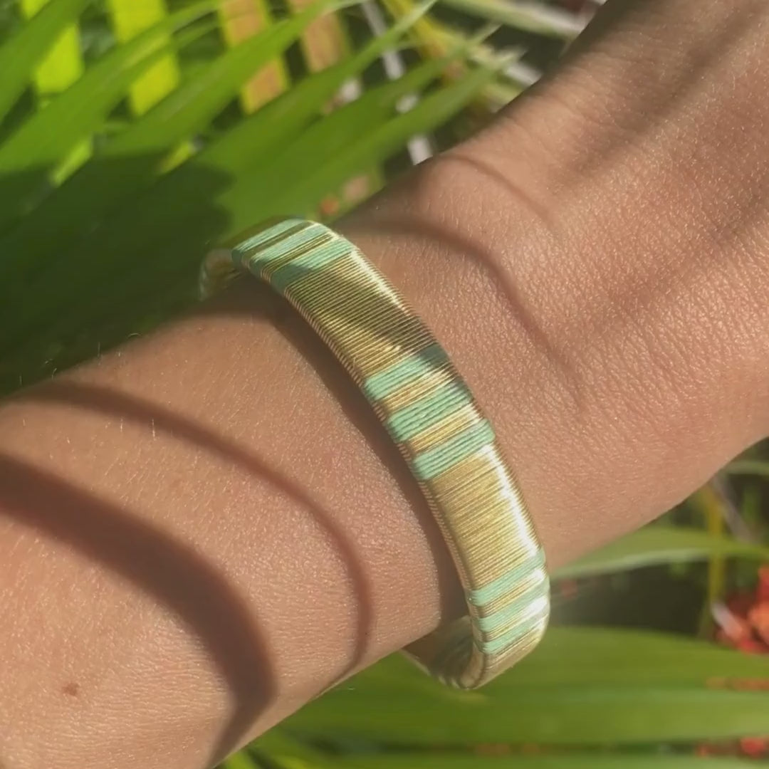 Bracelet artisanal vert d’eau éthique Solnaré, fibres Werregue